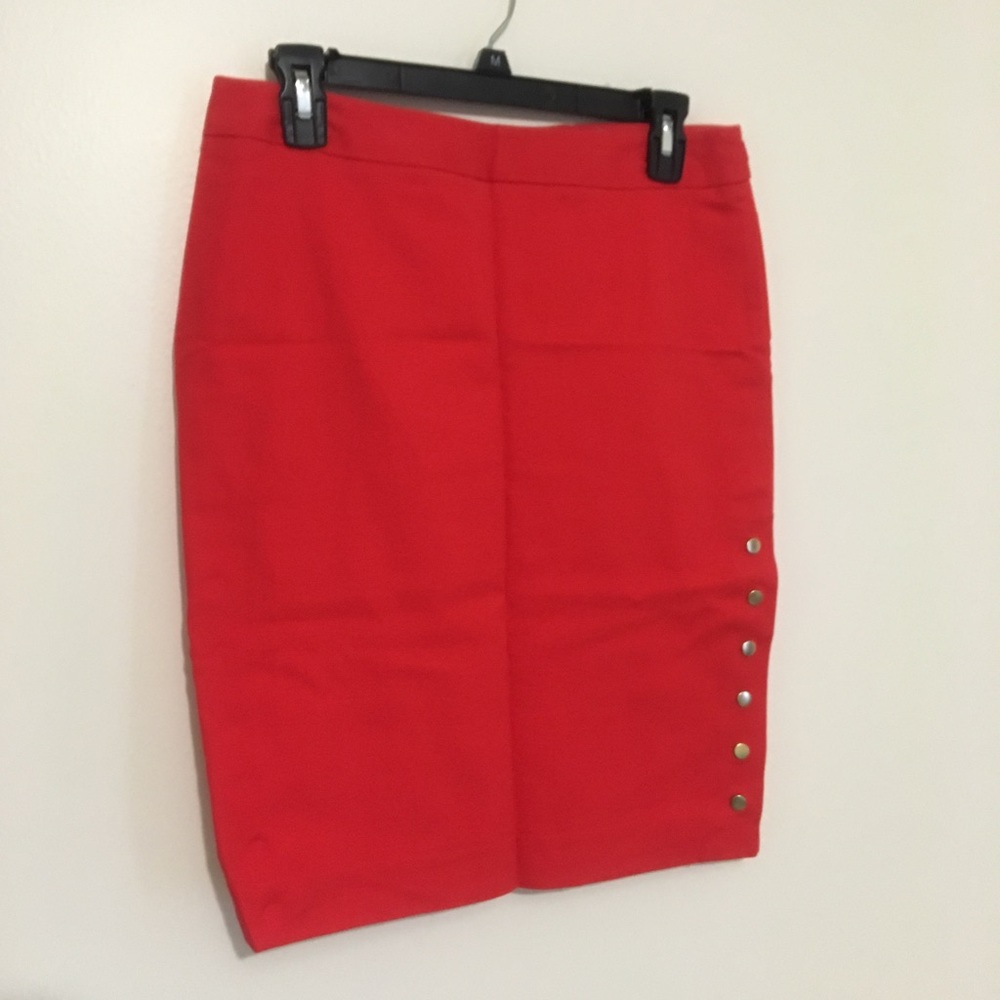 Bright red pencil skirt with gold buttons - Picture 5 of 6